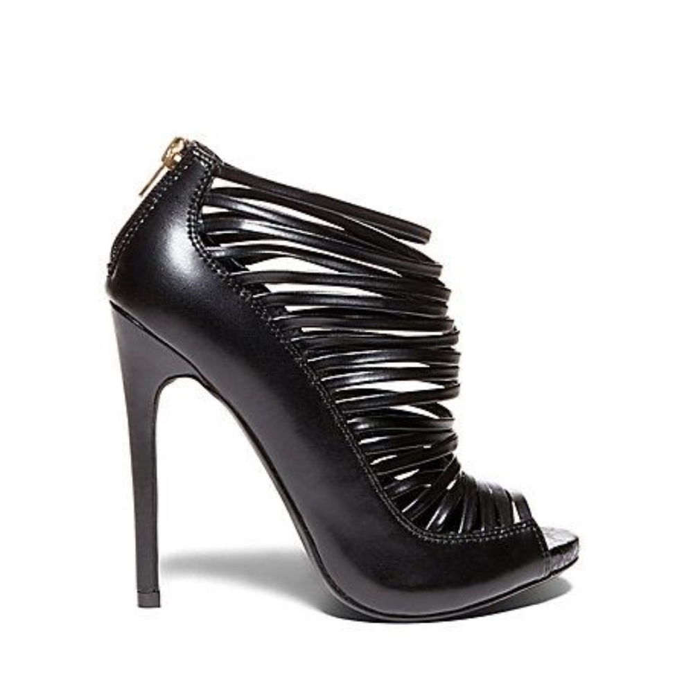 MESSY Steven Madden Black 5" heels